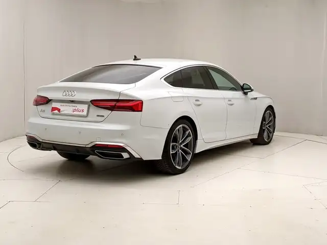 Audi A5 view 4
