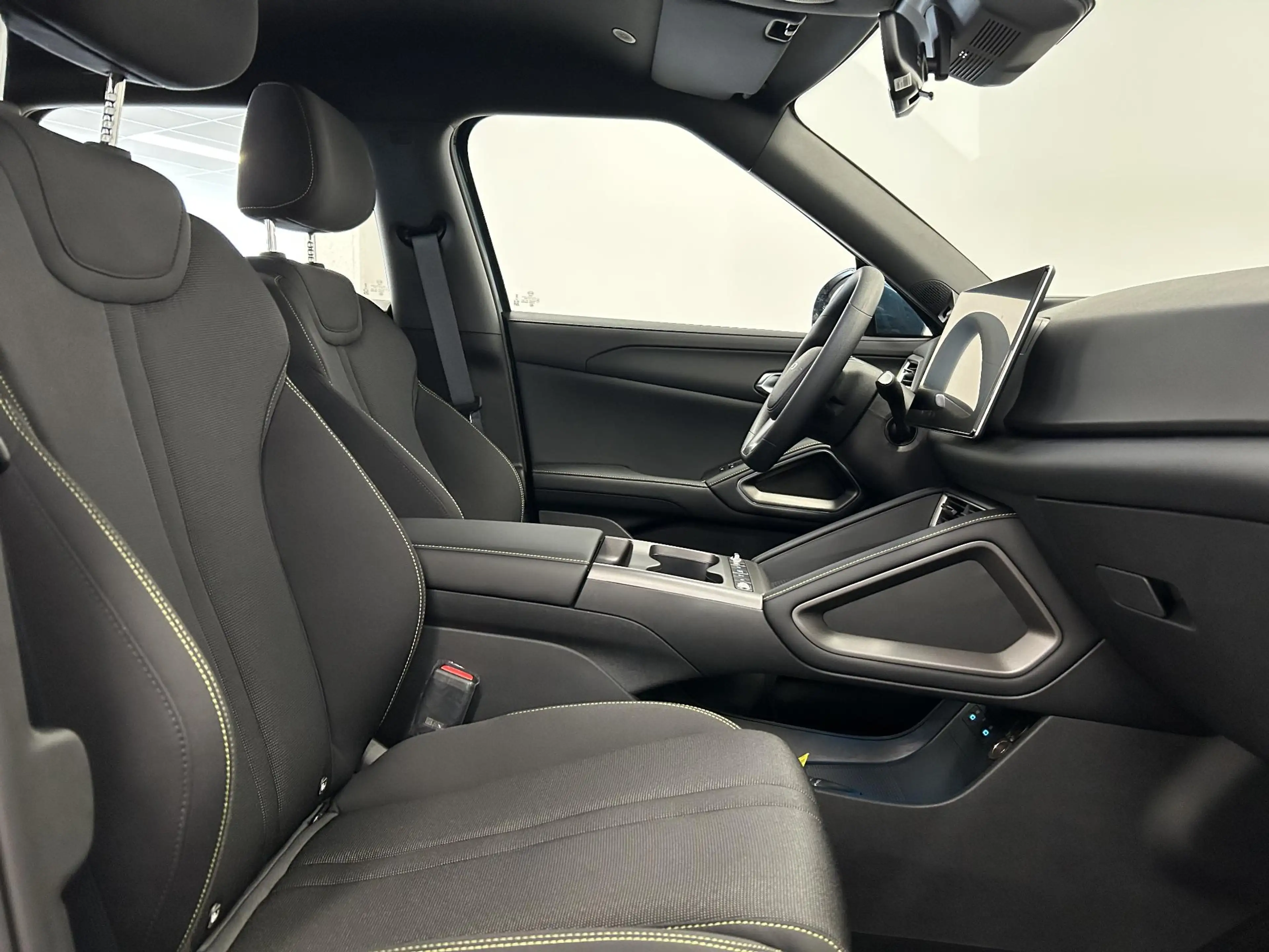 BYD Atto 2 1.5 DM-i Active Midnight Blue | VOORRAAD VOORDEEL — photo 40