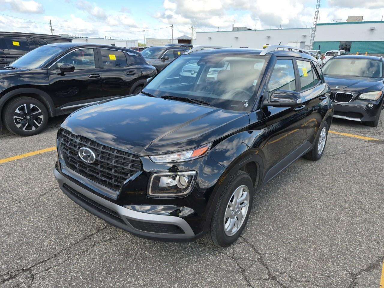 2026 Hyundai Venue Preferred HEATED SEATS | KEYLESS ENTRY | BACK UP CAMERA | APPLE CARPLAY