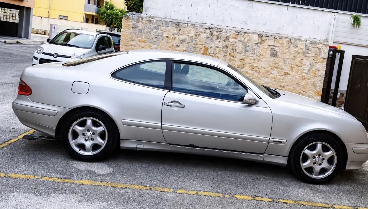 Mercedes-Benz CLK 200 Coupe Avantgarde, foto 4