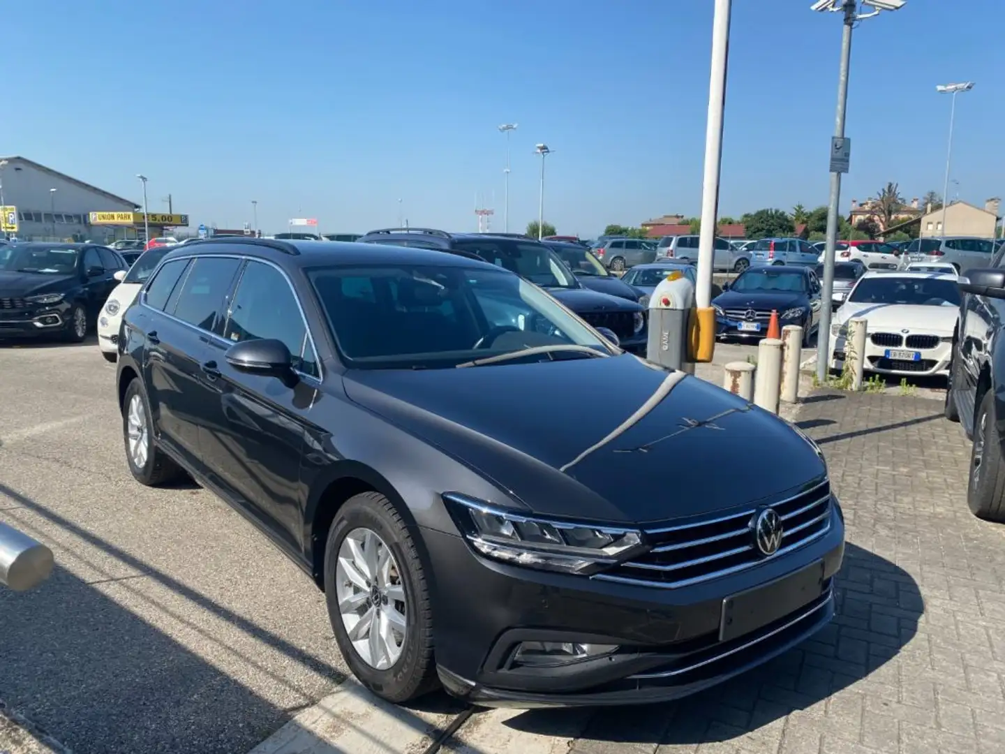 Volkswagen Passat Variant 1.5 TSI ACT DSG Business Gris - 1