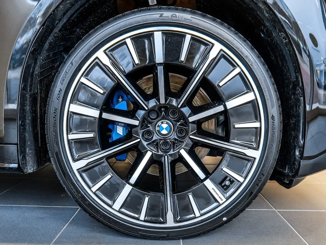 BMW iX3 50 xDrive MSport + Pano + PAprof. + Autobhn. 4