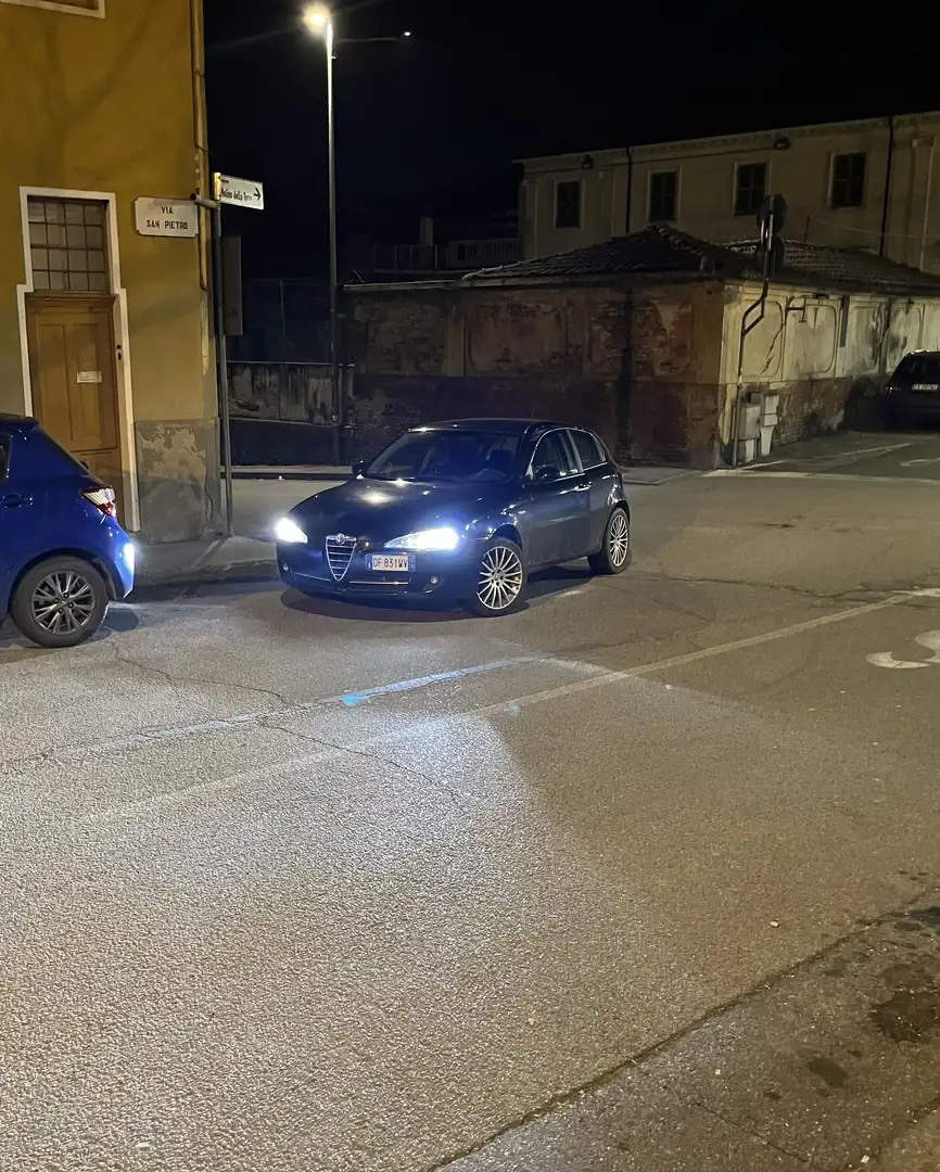 Alfa Romeo 147 5p 1.9 jtd BlackLine 120cv - 2
