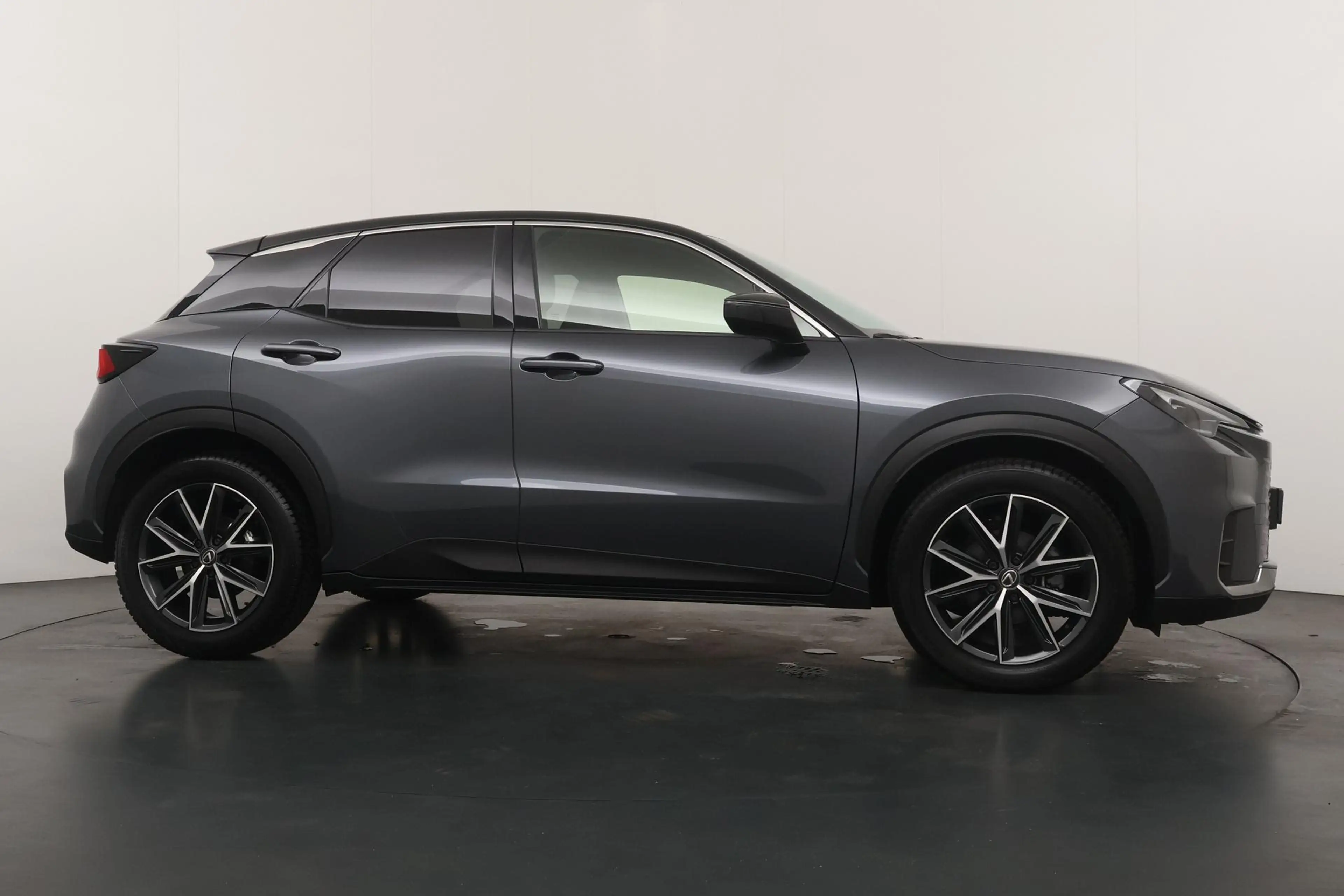 Lexus LBX Emotion 2WD 1.5 Hybrid | Tech Pack | Leder | Navig — photo 6