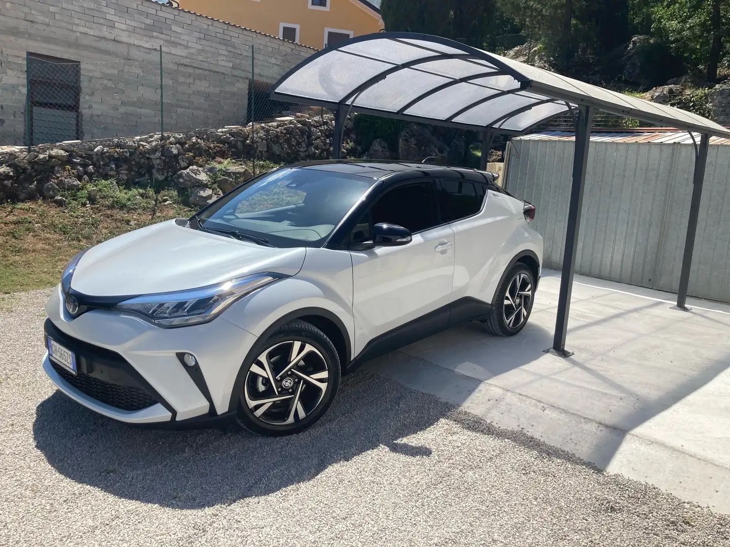 Toyota C-HR 1.8h Trend e-cvt - 1