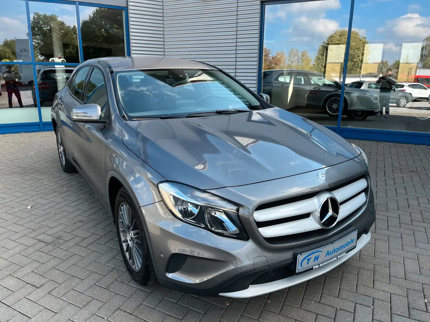 Mercedes-Benz GLA 200 CDI / Navi/Tempomat/SHZ/Schaltwippen Grau - 1