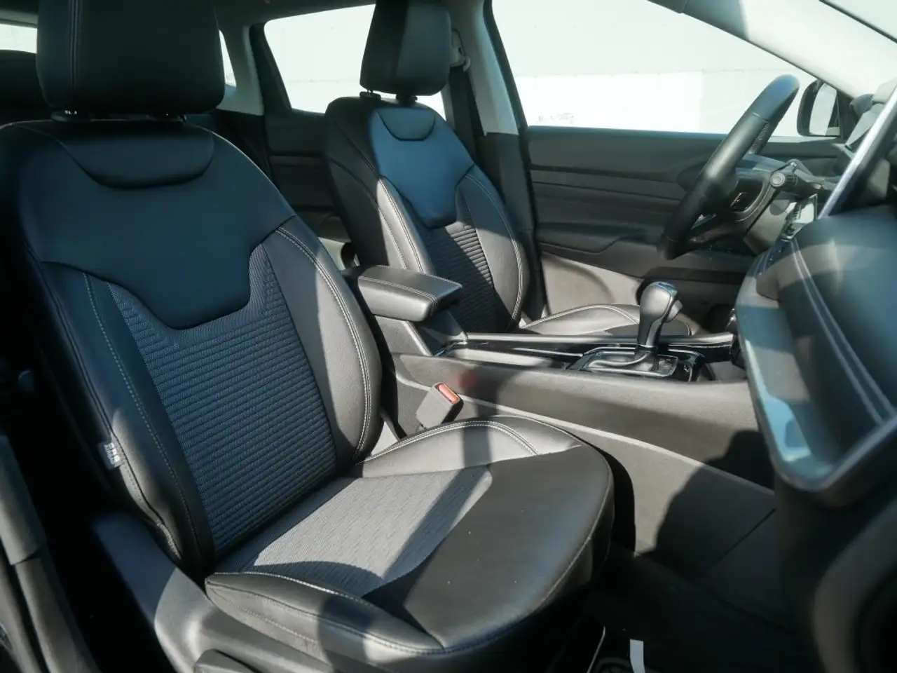 Jeep Compass ALTITUDE e-HYBRID 1.5l 130PS AT SICHERHEIT WINTER 19