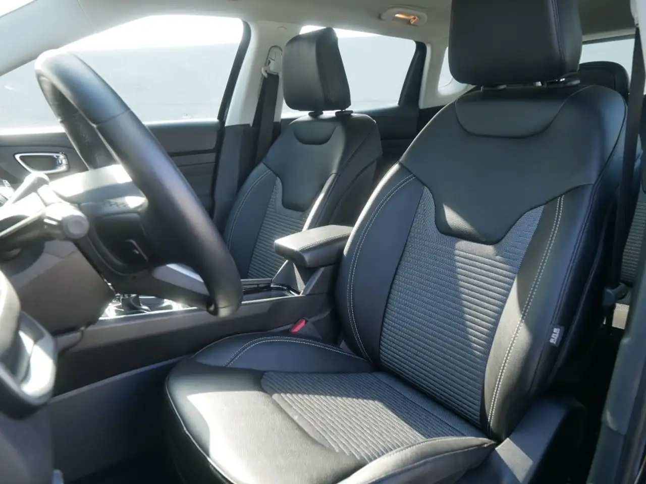 Jeep Compass ALTITUDE e-HYBRID 1.5l 130PS AT SICHERHEIT WINTER 9