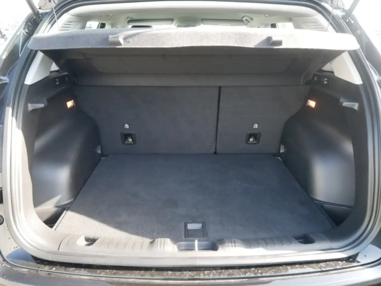 Jeep Compass ALTITUDE e-HYBRID 1.5l 130PS AT SICHERHEIT WINTER 13