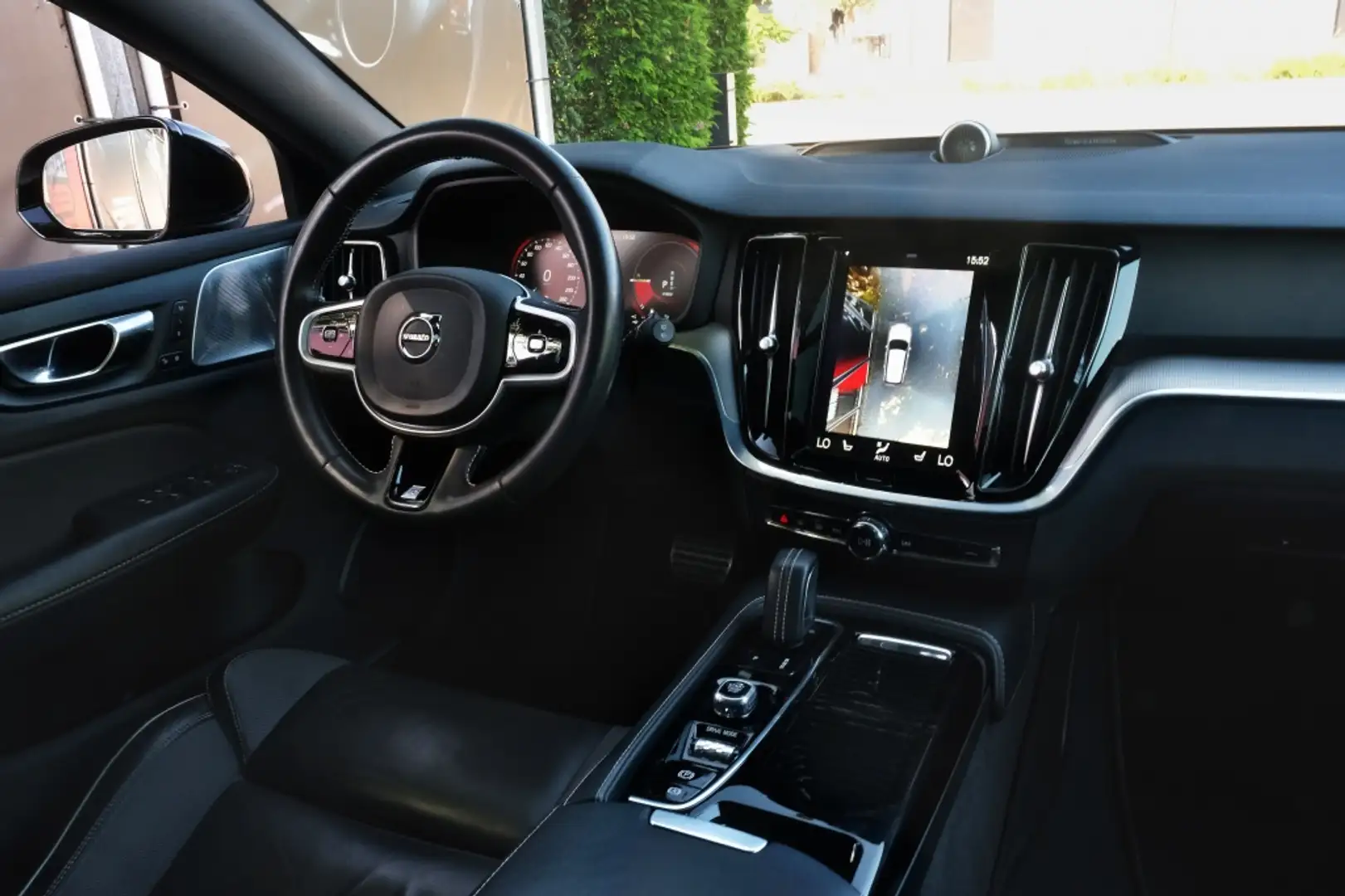 Volvo V60 2.0 T8 TE AWD R-Des. Pano BW Muziek, Trekhaak. Blanc - 2