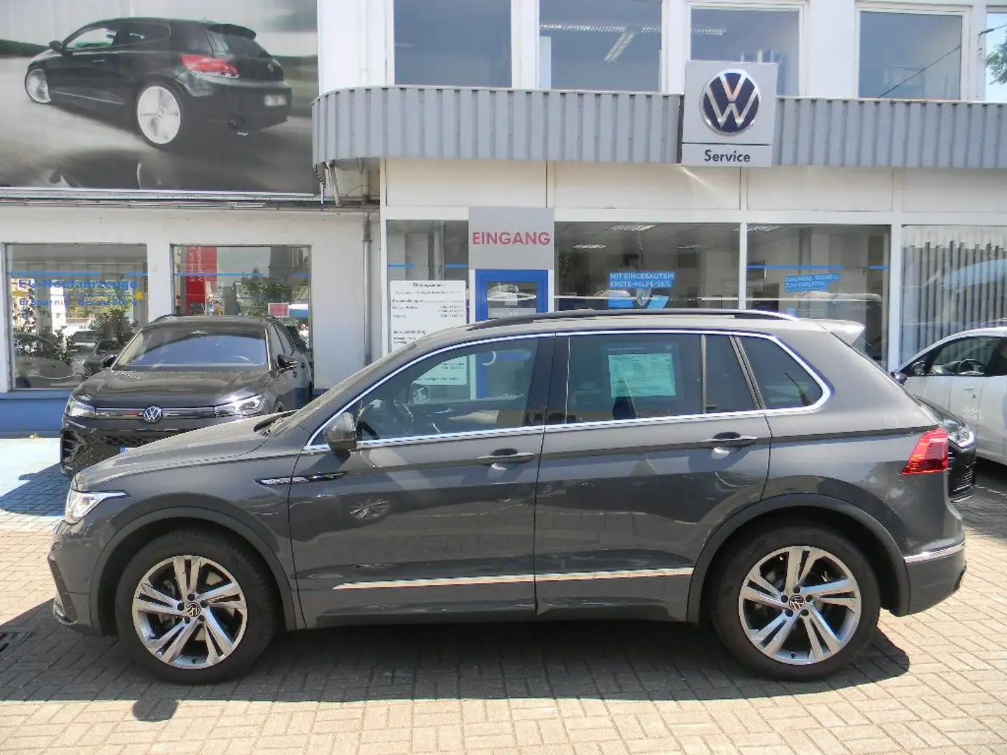 Volkswagen Tiguan R-Line 4Motion 2,0 TDI 7 Gang DSG AHK Grau - 1