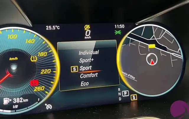 Mercedes-Benz C Class view 11