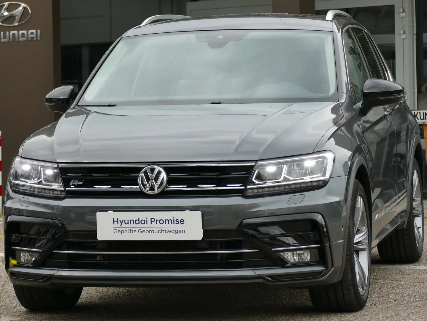 Volkswagen Tiguan IQ.DRIVE Start-Stopp Grau - 2