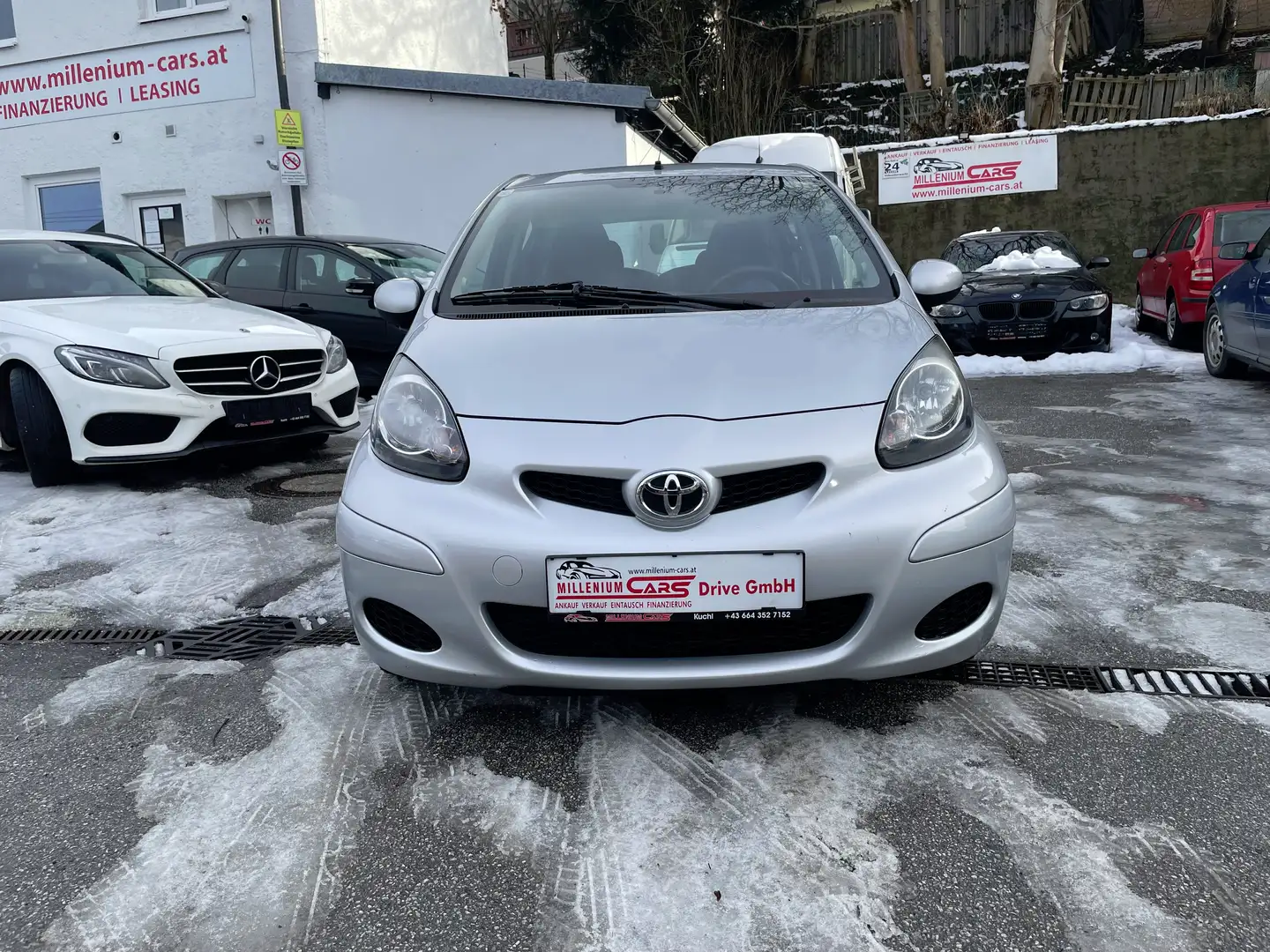 Toyota Aygo Basis bei Finanzierung FIX 6,274% Grau - 2