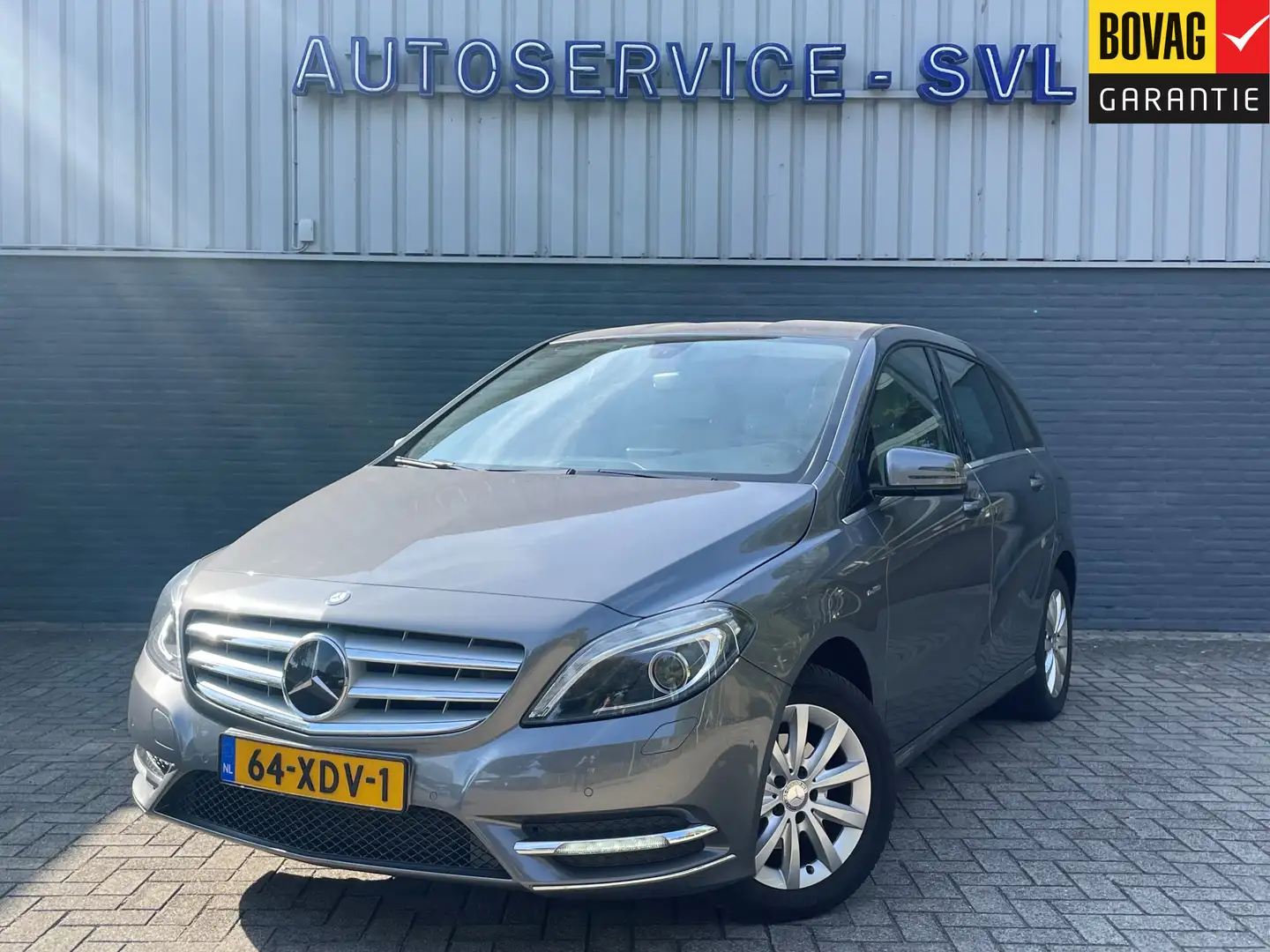 Mercedes-Benz B 180 Ambition Grijs - 1