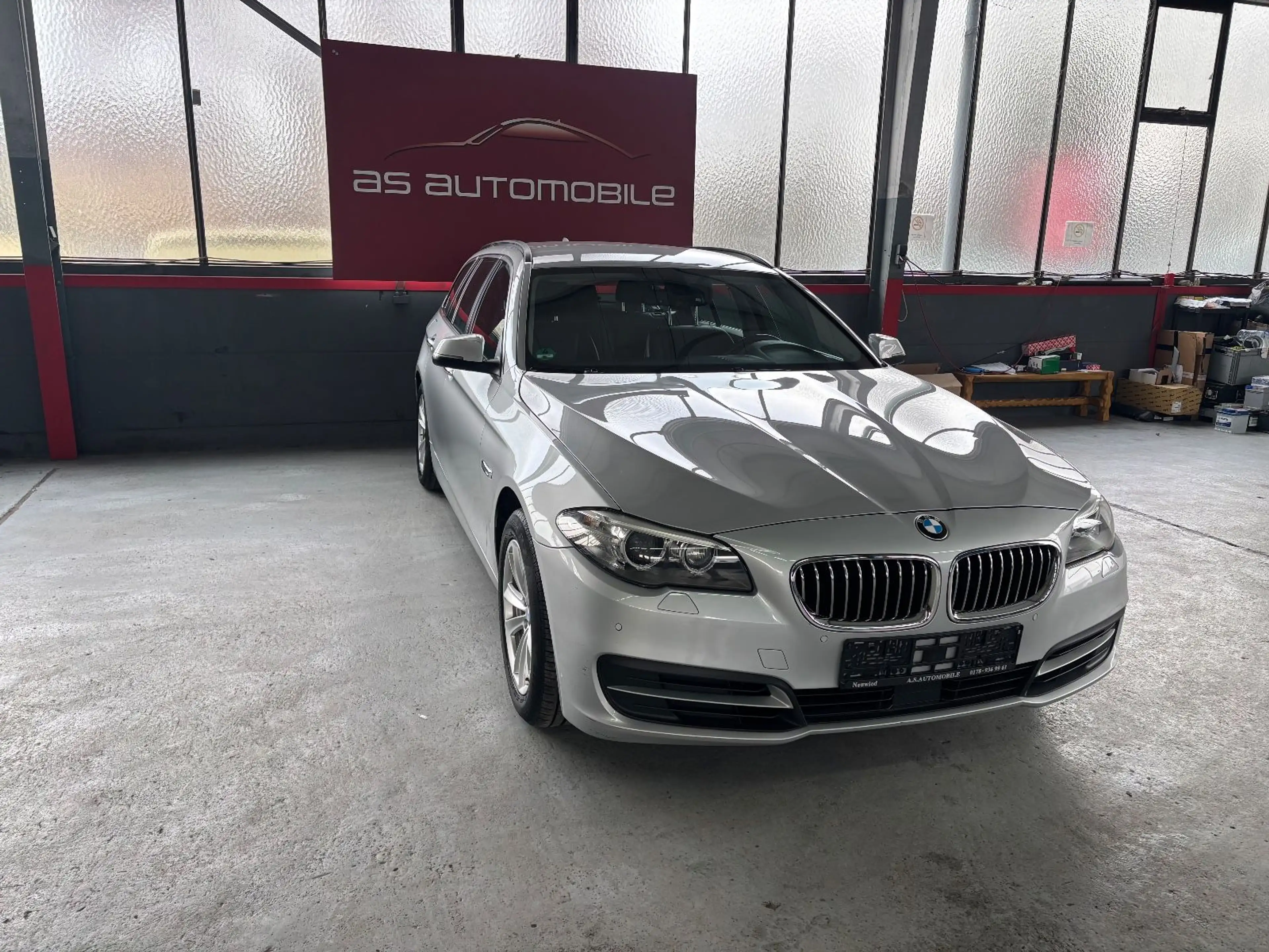 BMW 525 5 Touring 525 d xDrive/Leder/Navi/ — photo 4