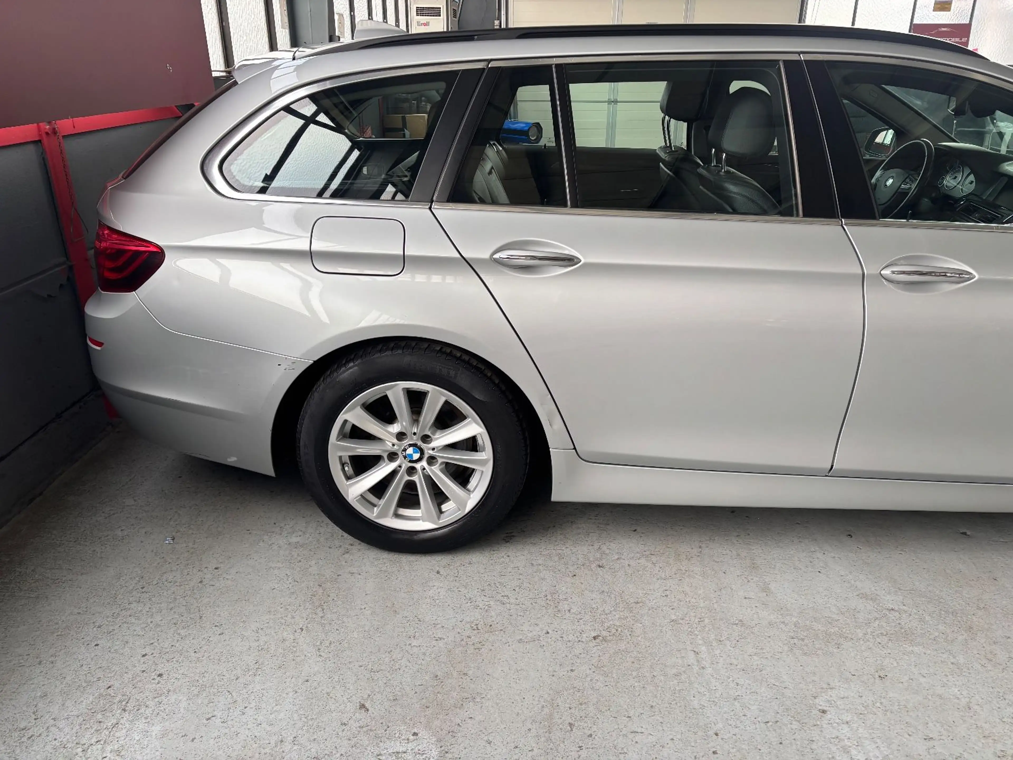 BMW 525 5 Touring 525 d xDrive/Leder/Navi/ — photo 9