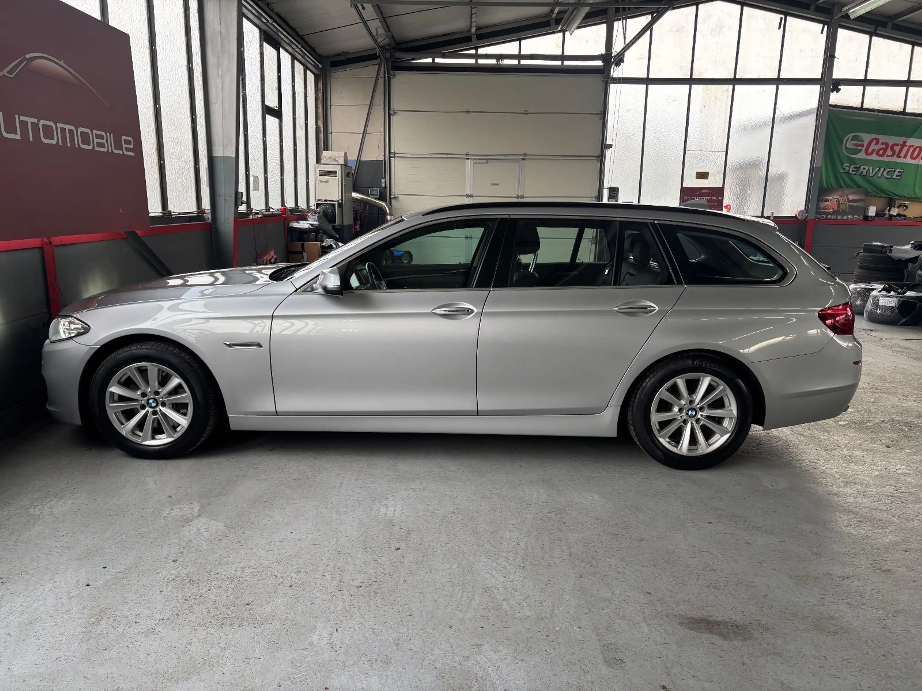 BMW 525 5 Touring 525 d xDrive/Leder/Navi/ — photo 15