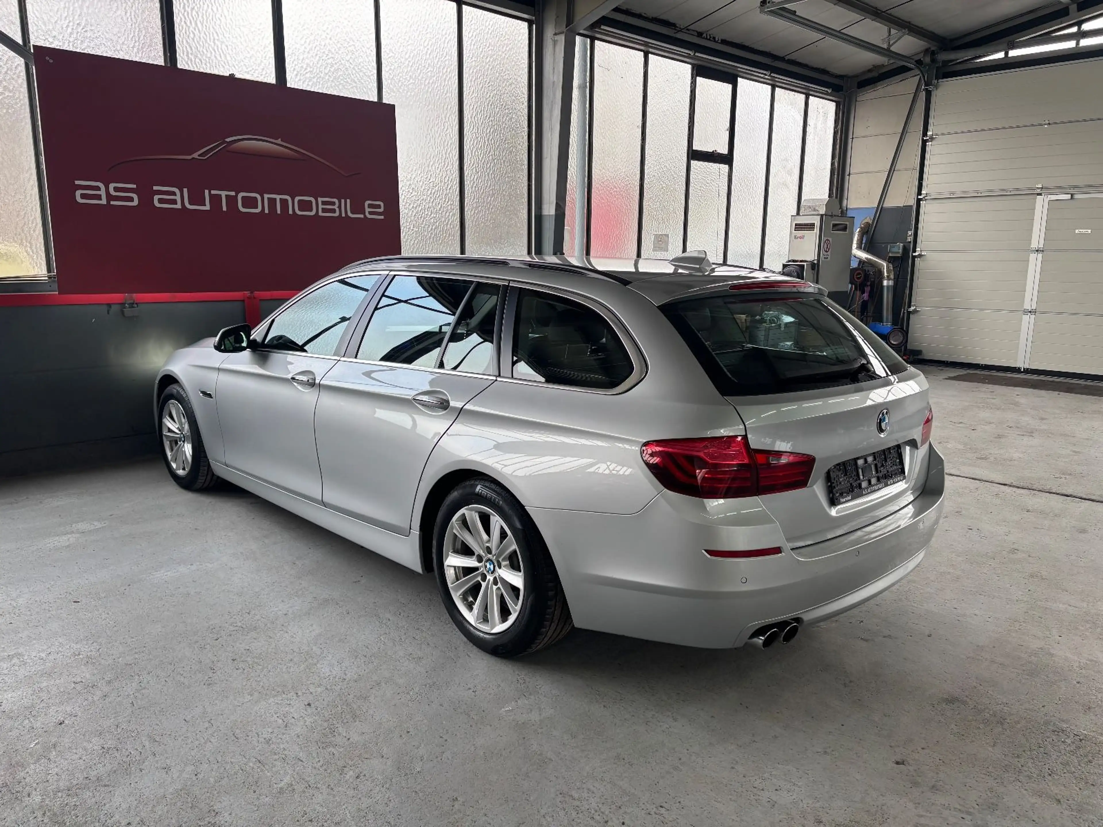 BMW 525 5 Touring 525 d xDrive/Leder/Navi/ — photo 14