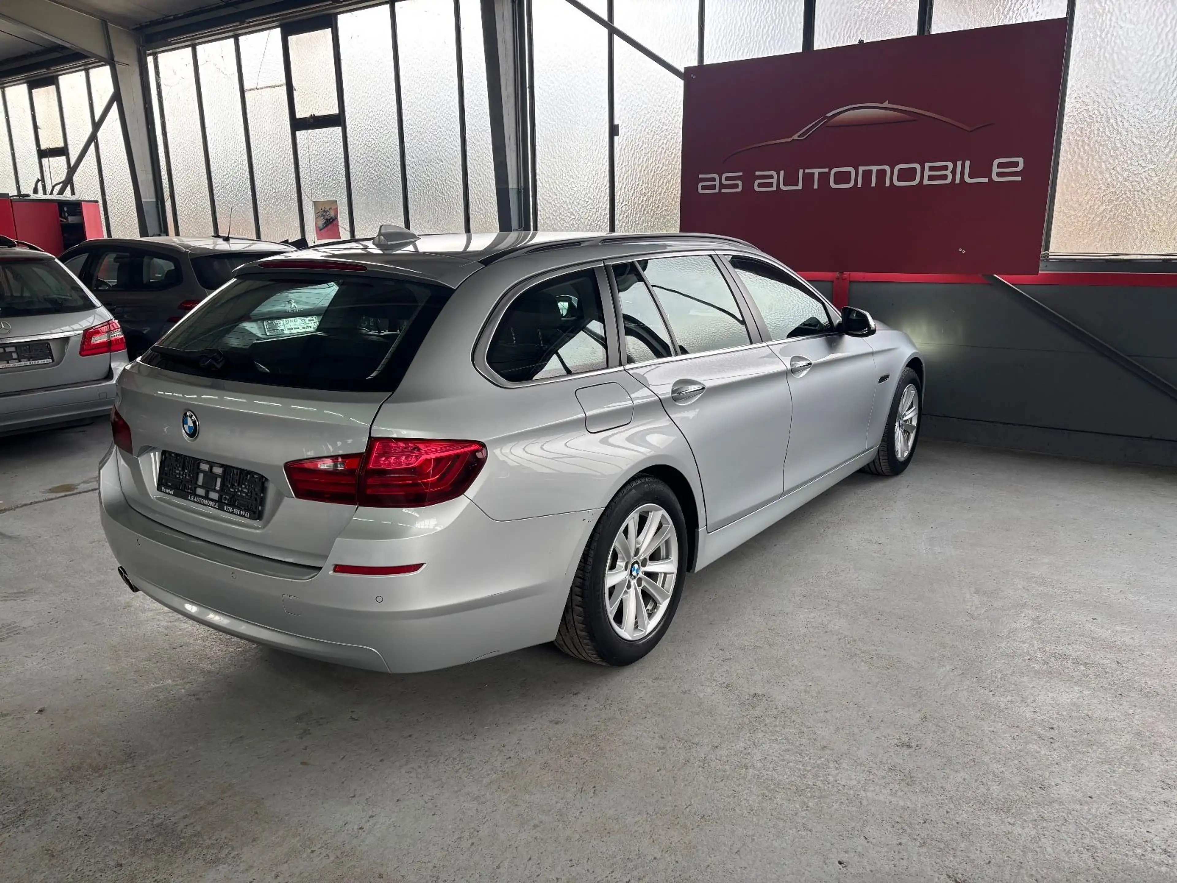 BMW 525 5 Touring 525 d xDrive/Leder/Navi/ — photo 12
