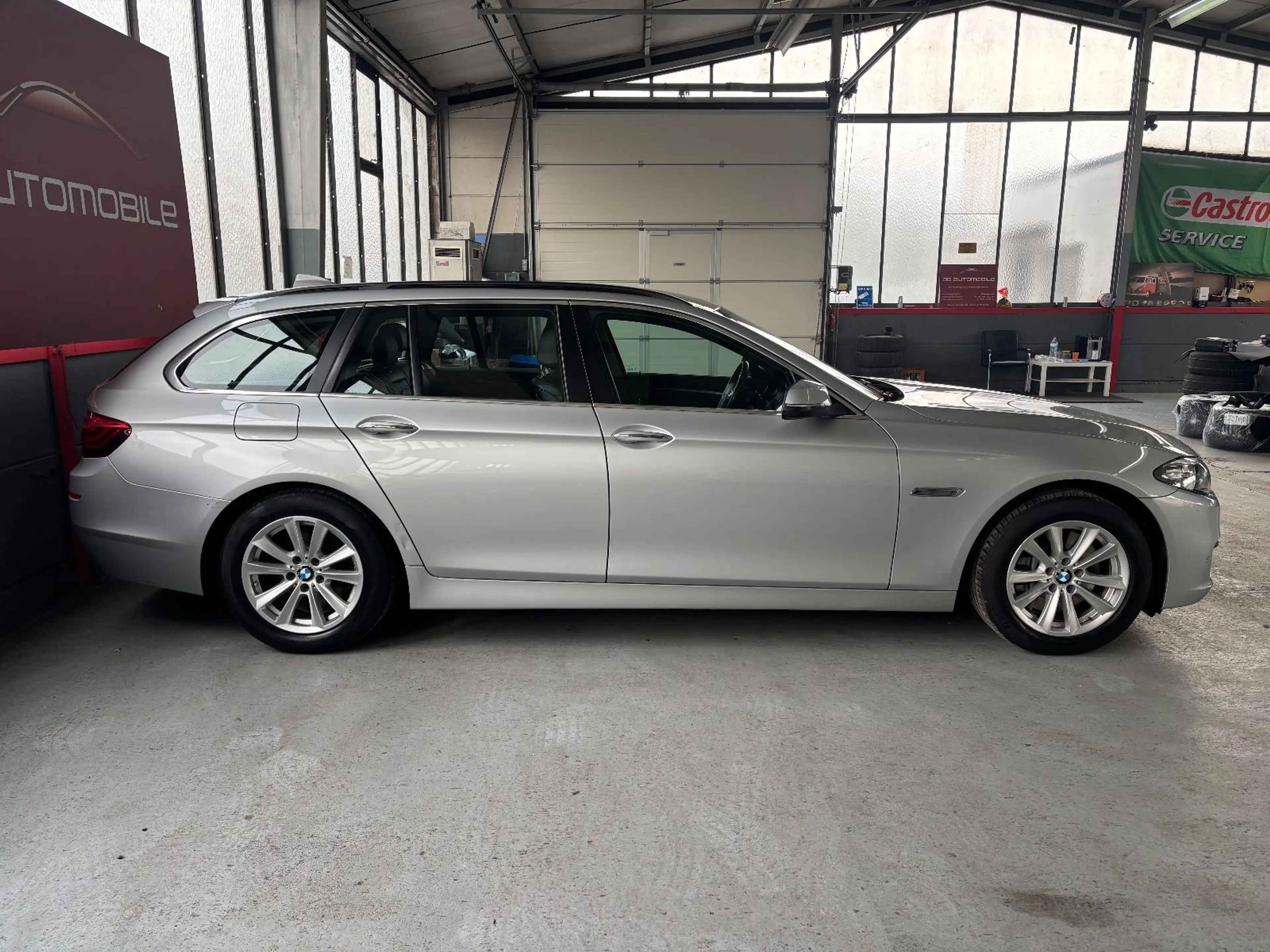BMW 525 5 Touring 525 d xDrive/Leder/Navi/ — photo 8