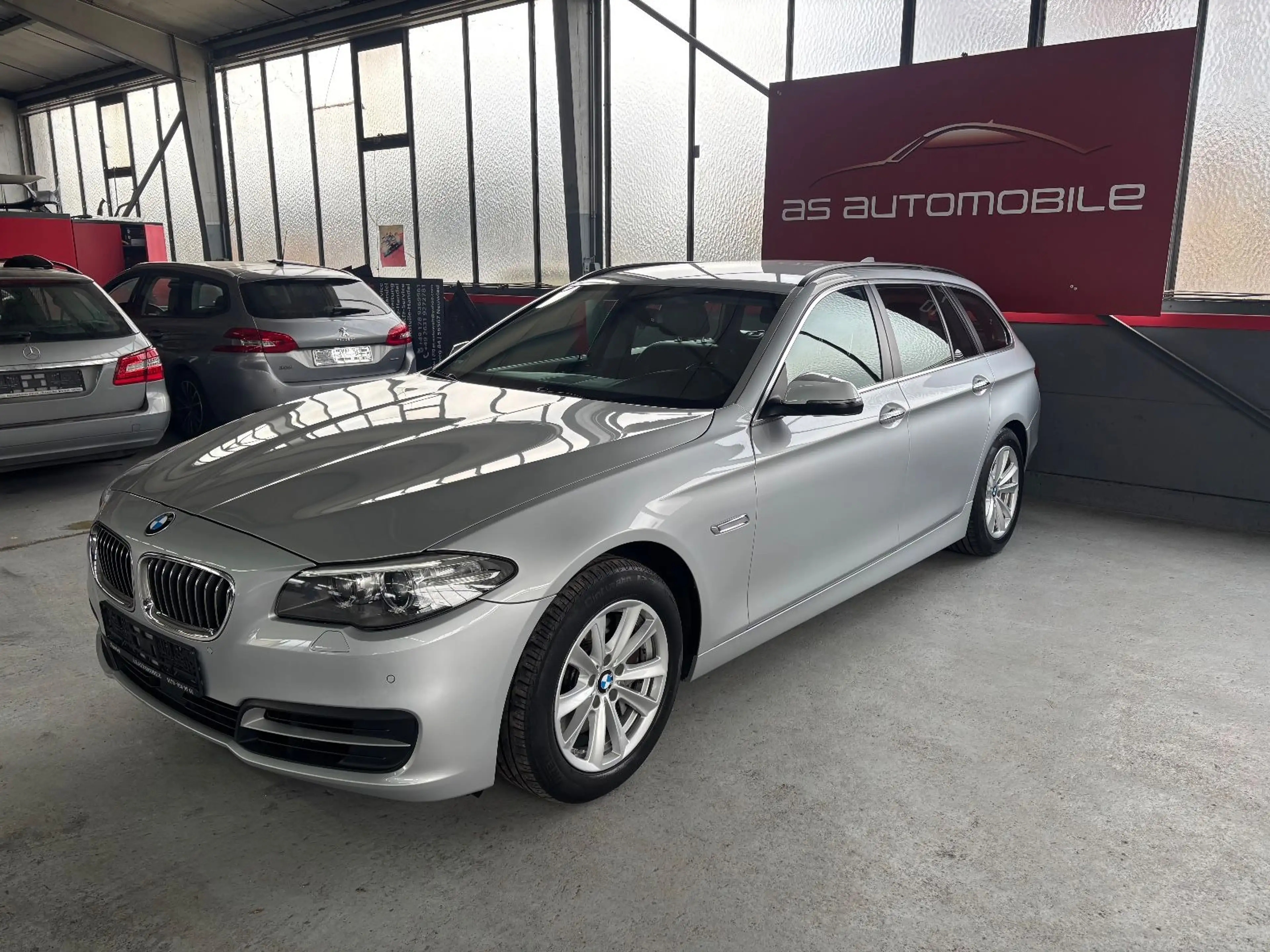 BMW 525 5 Touring 525 d xDrive/Leder/Navi/ — photo 3