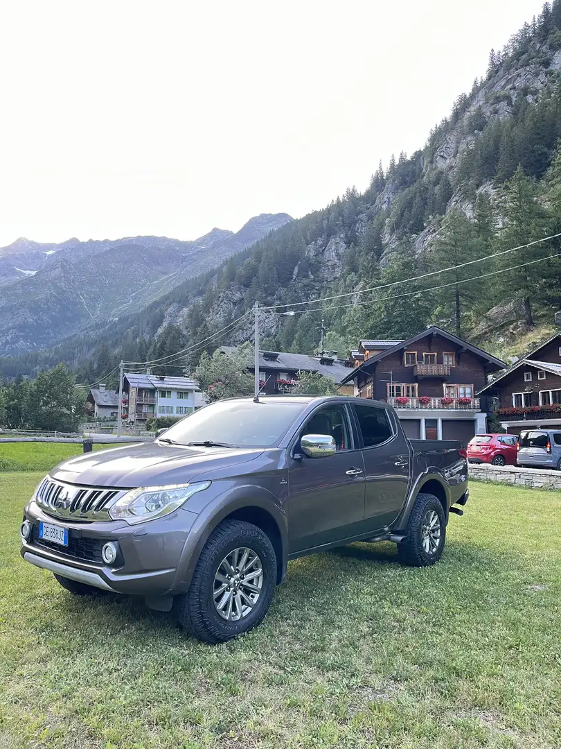 Mitsubishi L200 d.cab 2.4d Intense Diamond Pack 4wd 181cv N1 auto - 1