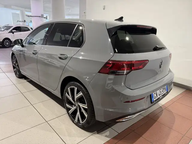 Volkswagen Golf view 3