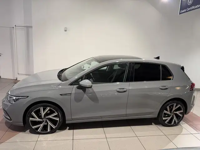 Volkswagen Golf view 2