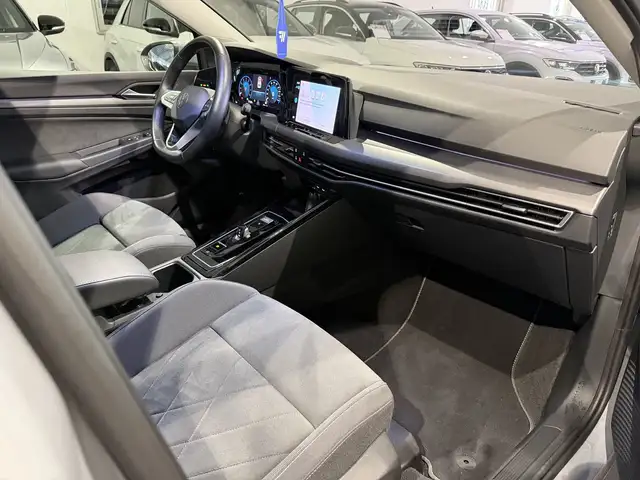Volkswagen Golf view 11