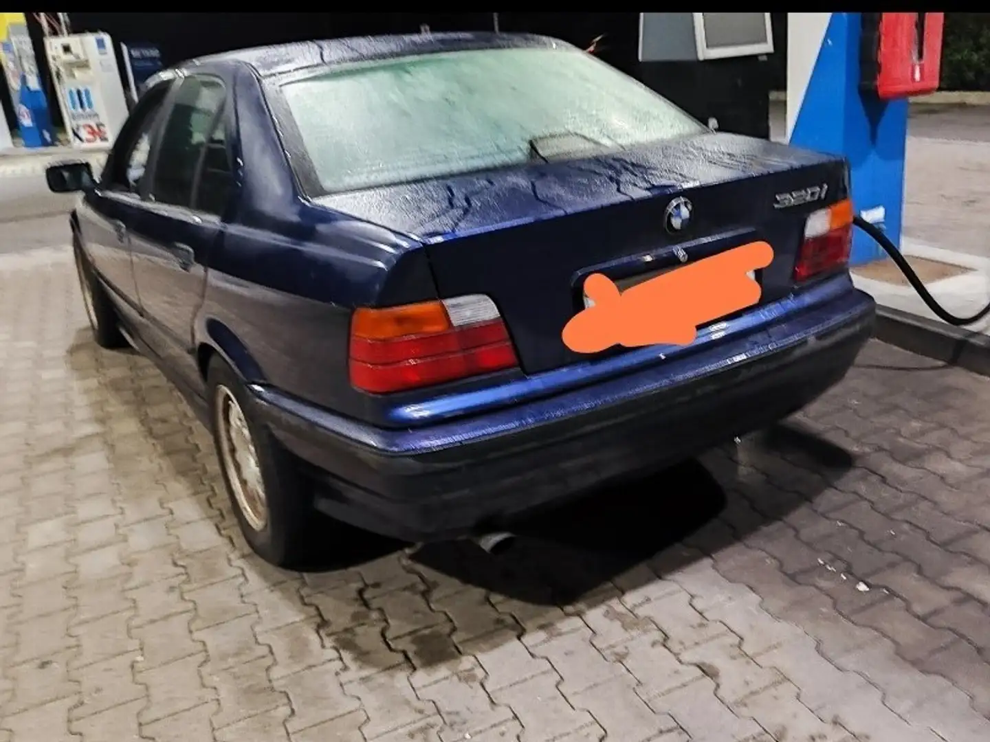 BMW 320 320i Blauw - 2