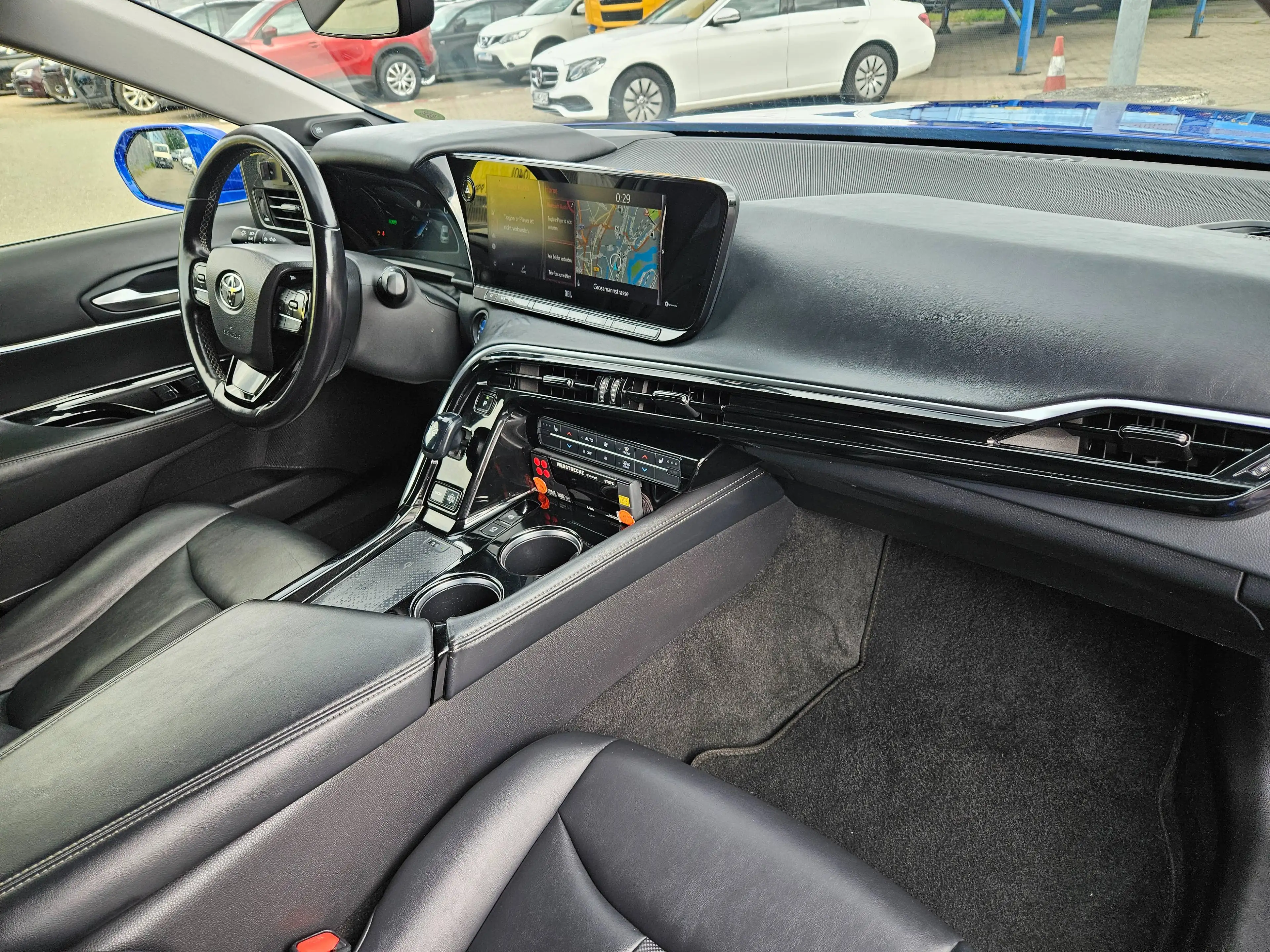 Toyota Mirai Leder TOP-Ausstattung 360° Kamera Navi Parktronik — photo 13