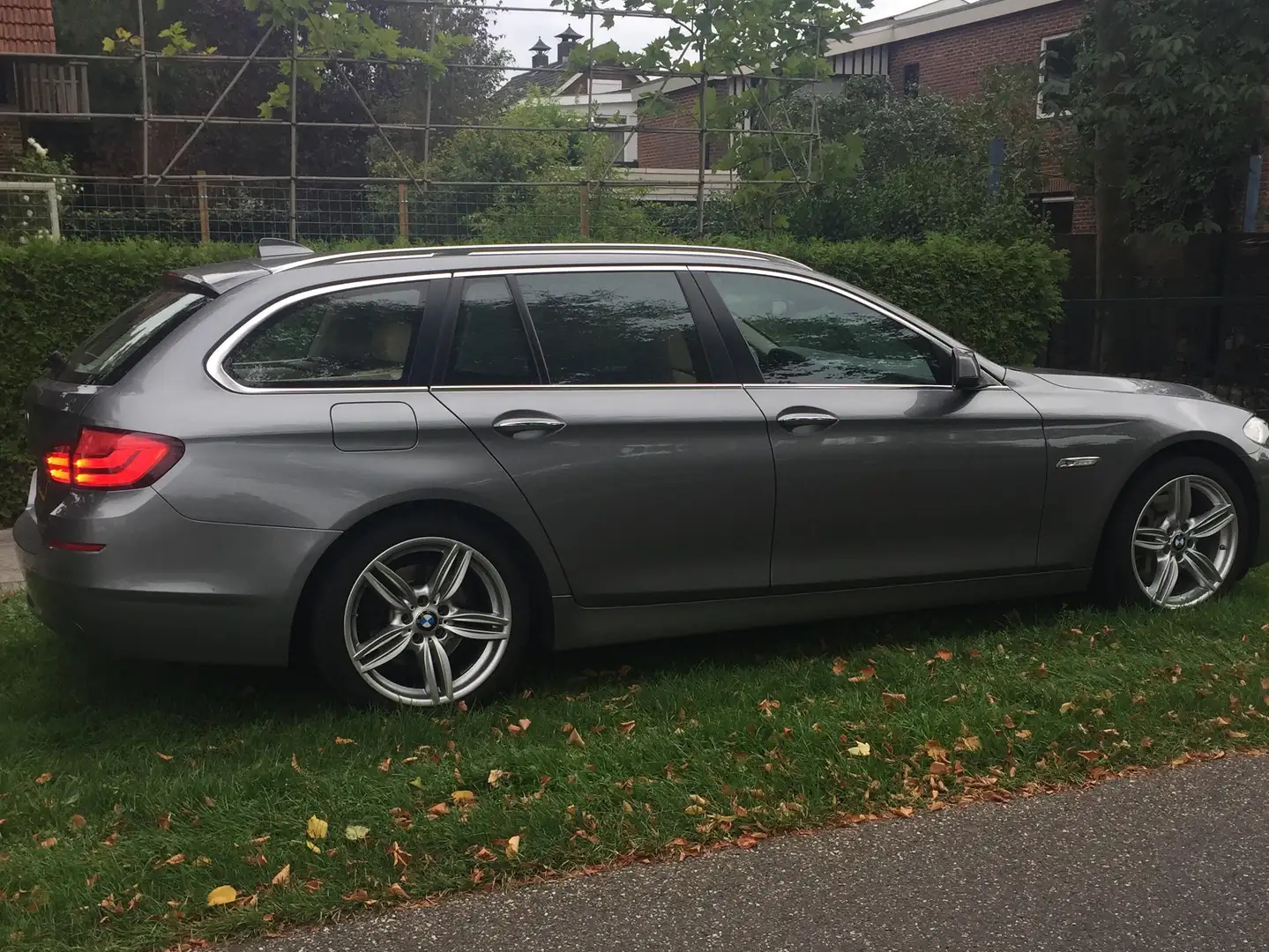 BMW 530 530d High Executive Euro6 €2250 rest BPM Grijs - 2