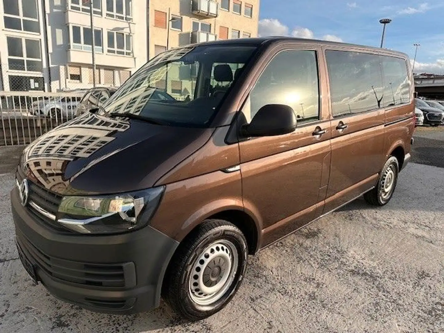 Volkswagen T6 Transporter Kasten-Kombi EcoProfi 2,0 TDI Braun - 1