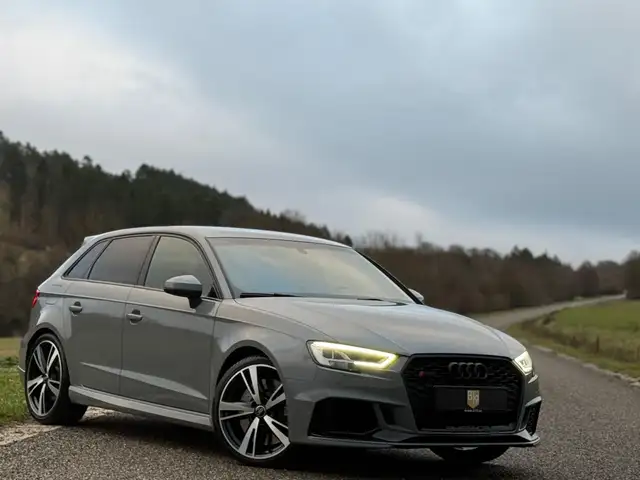 Audi RS3 2.5 TFSI/RS SITZE/Virtuell/B&O/Design RS/2HD