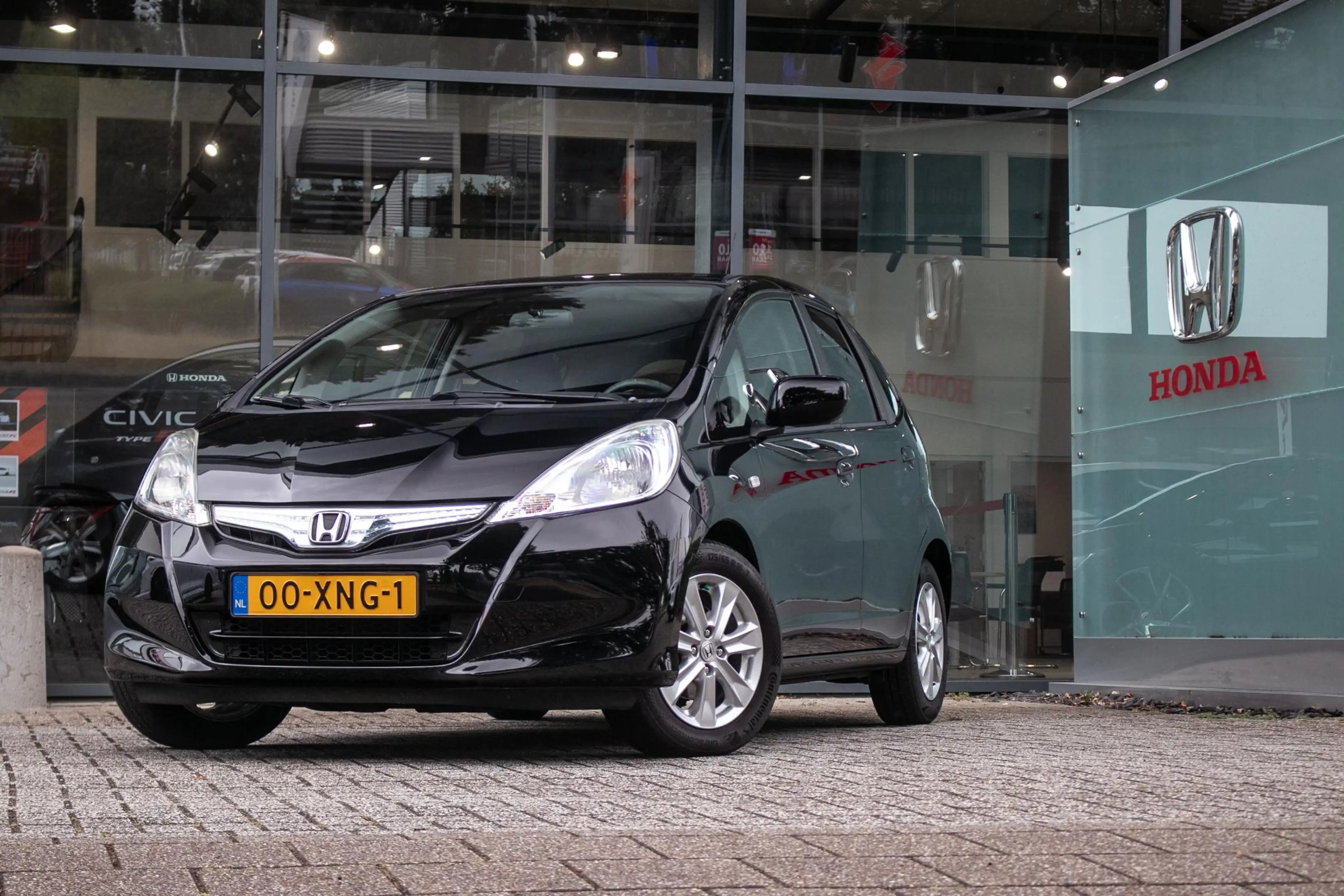 Honda Jazz 1.4 Hybrid Business Mode - Apple Carplay / Android — photo 13