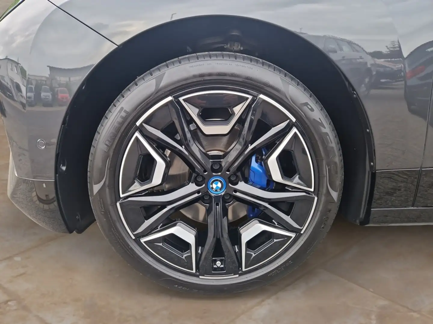BMW iX xDrive40 Sportpaket + GARANTIE-bis.04.2028 Grijs - 2
