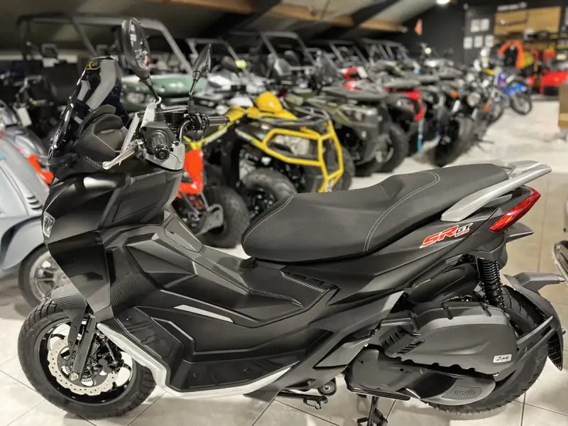 Aprilia SR 125 - foto 4