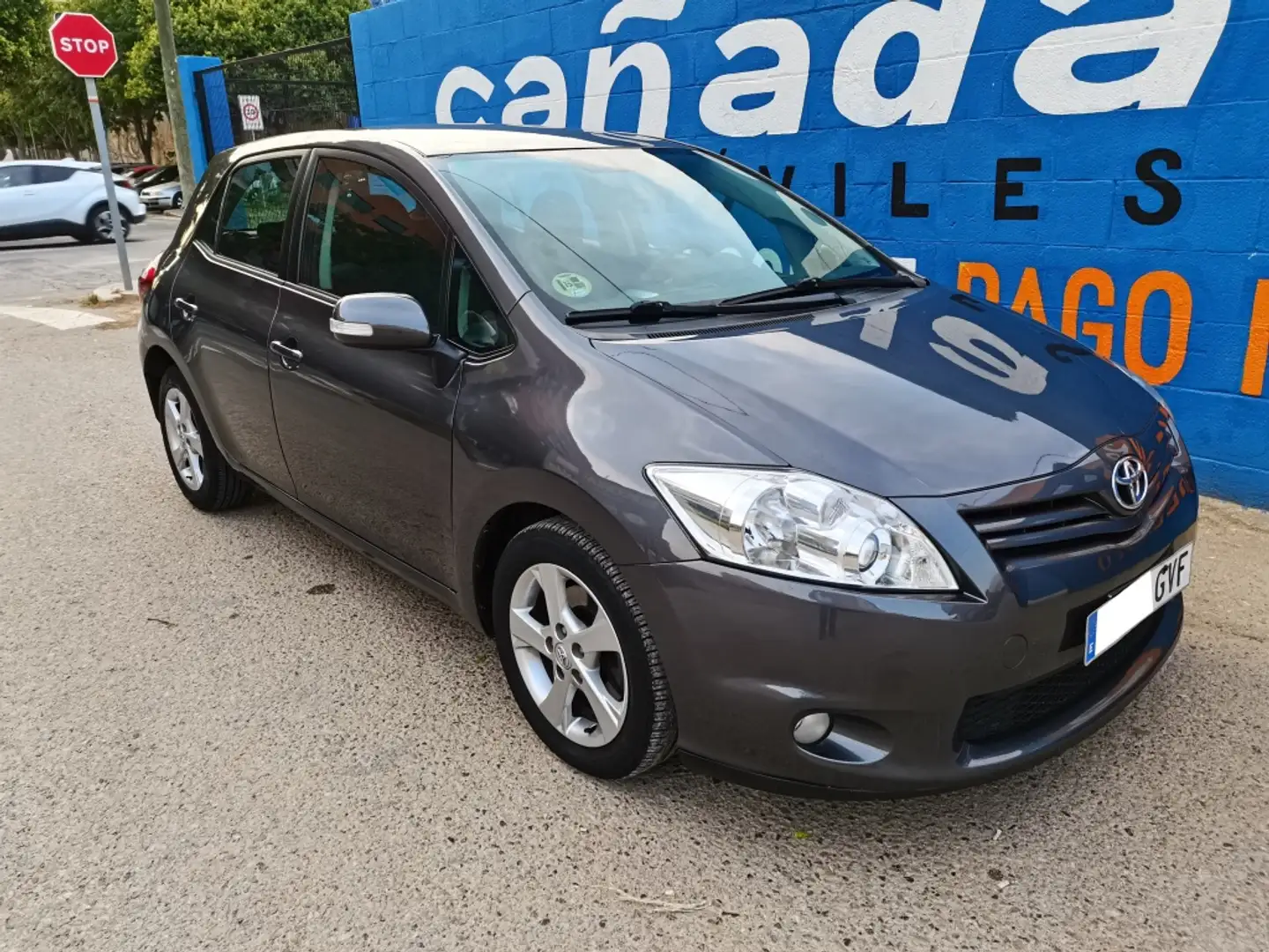 Toyota Auris 2.0D-4D Active Gris - 1