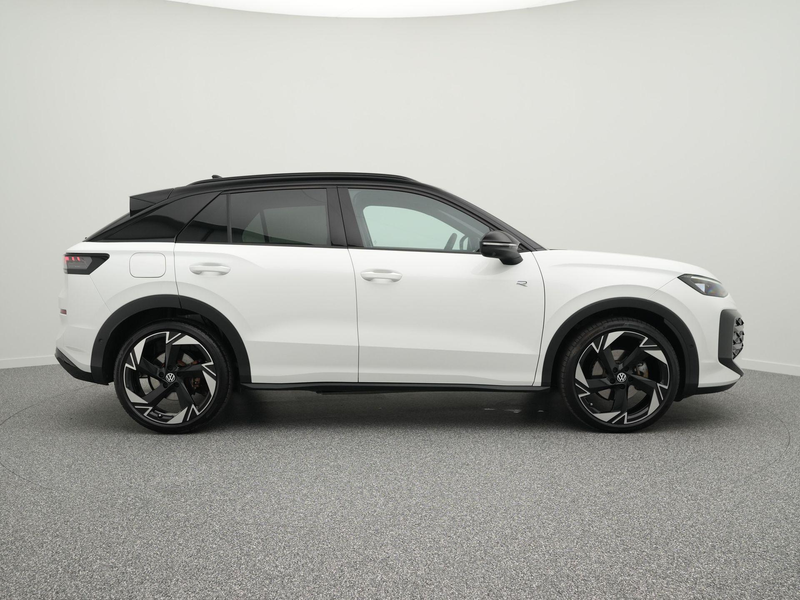 Volkswagen T-Roc R-Line First Edition 1.5 eTSI 150 PK | 360' camera — photo 13
