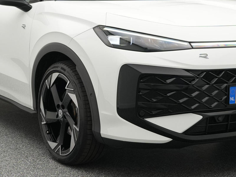 Volkswagen T-Roc R-Line First Edition 1.5 eTSI 150 PK | 360' camera — photo 15