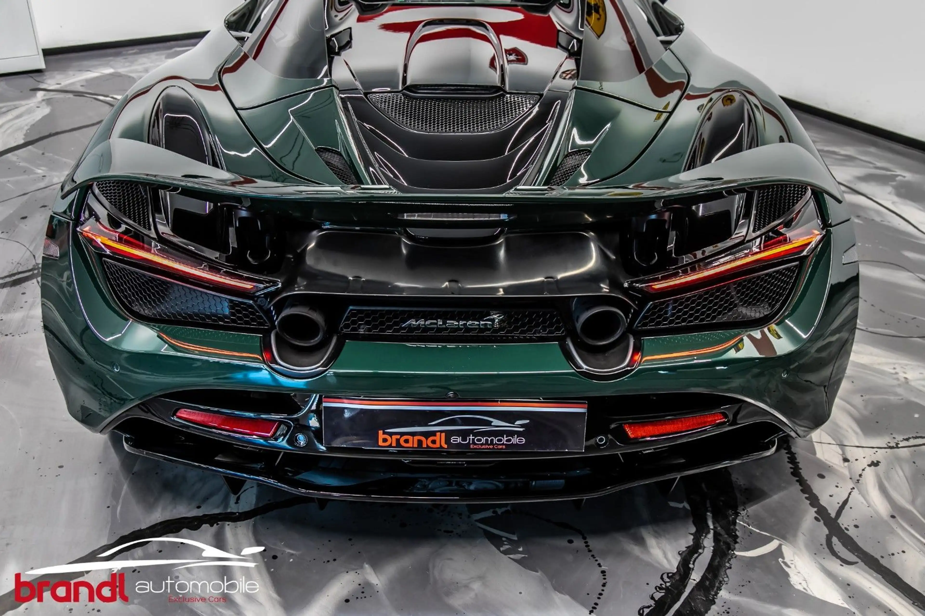 McLaren 720S / DE / British Racing Green / Lift / B&W — photo 20
