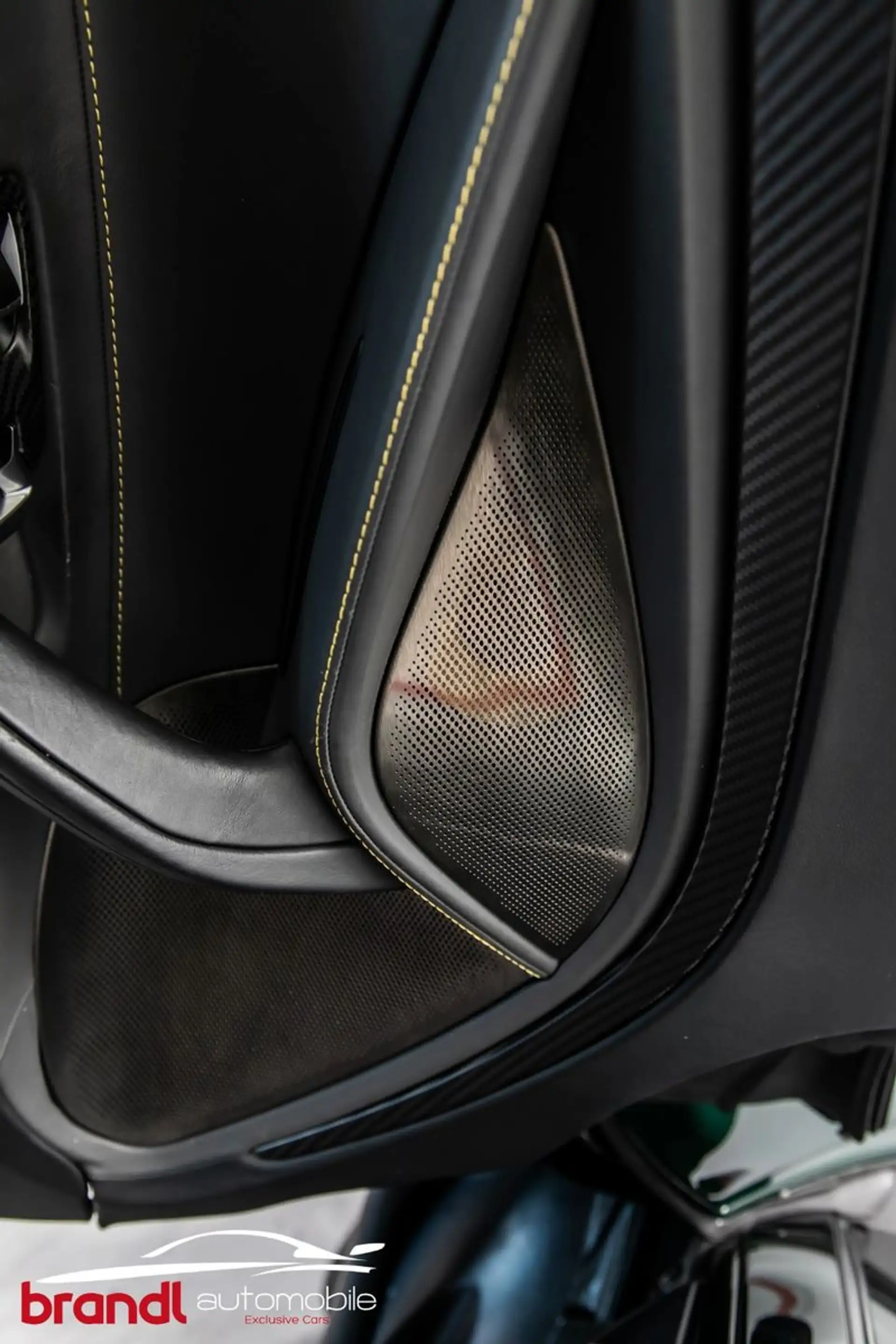 McLaren 720S / DE / British Racing Green / Lift / B&W — photo 32