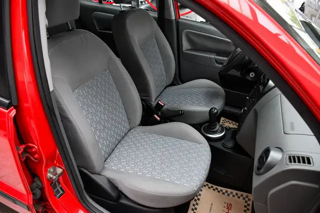 Ford Fusion view 10