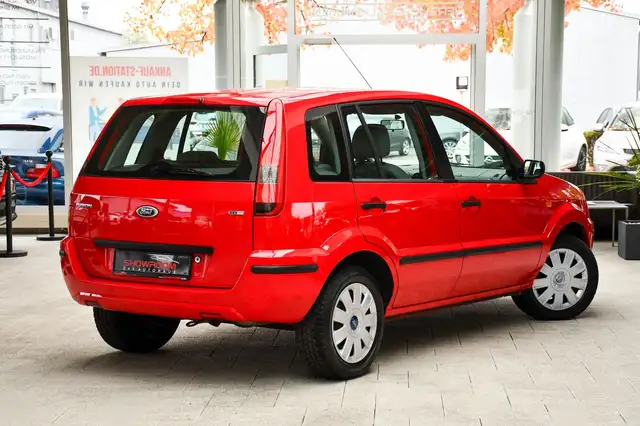 Ford Fusion view 2