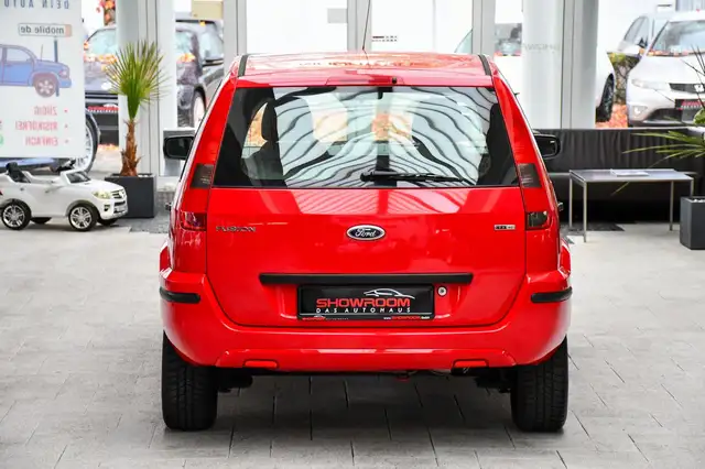 Ford Fusion view 6