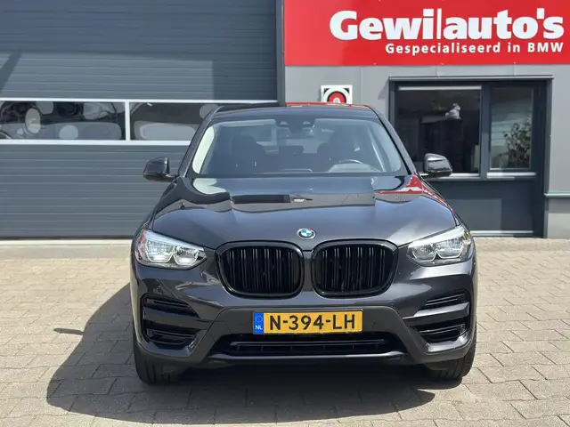 BMW X3 view 22