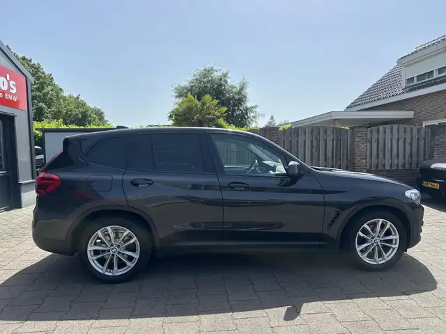 BMW X3 view 16