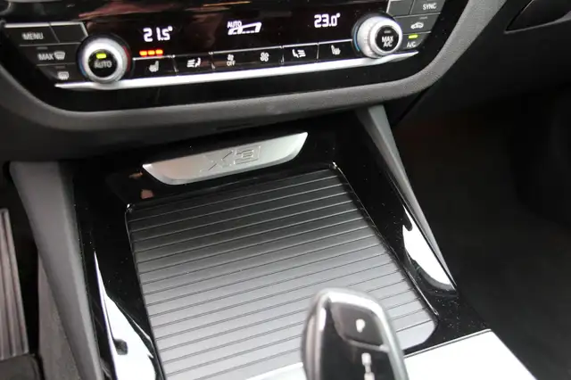 BMW X3 view 24