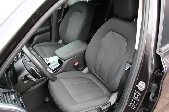 BMW X3 view 5